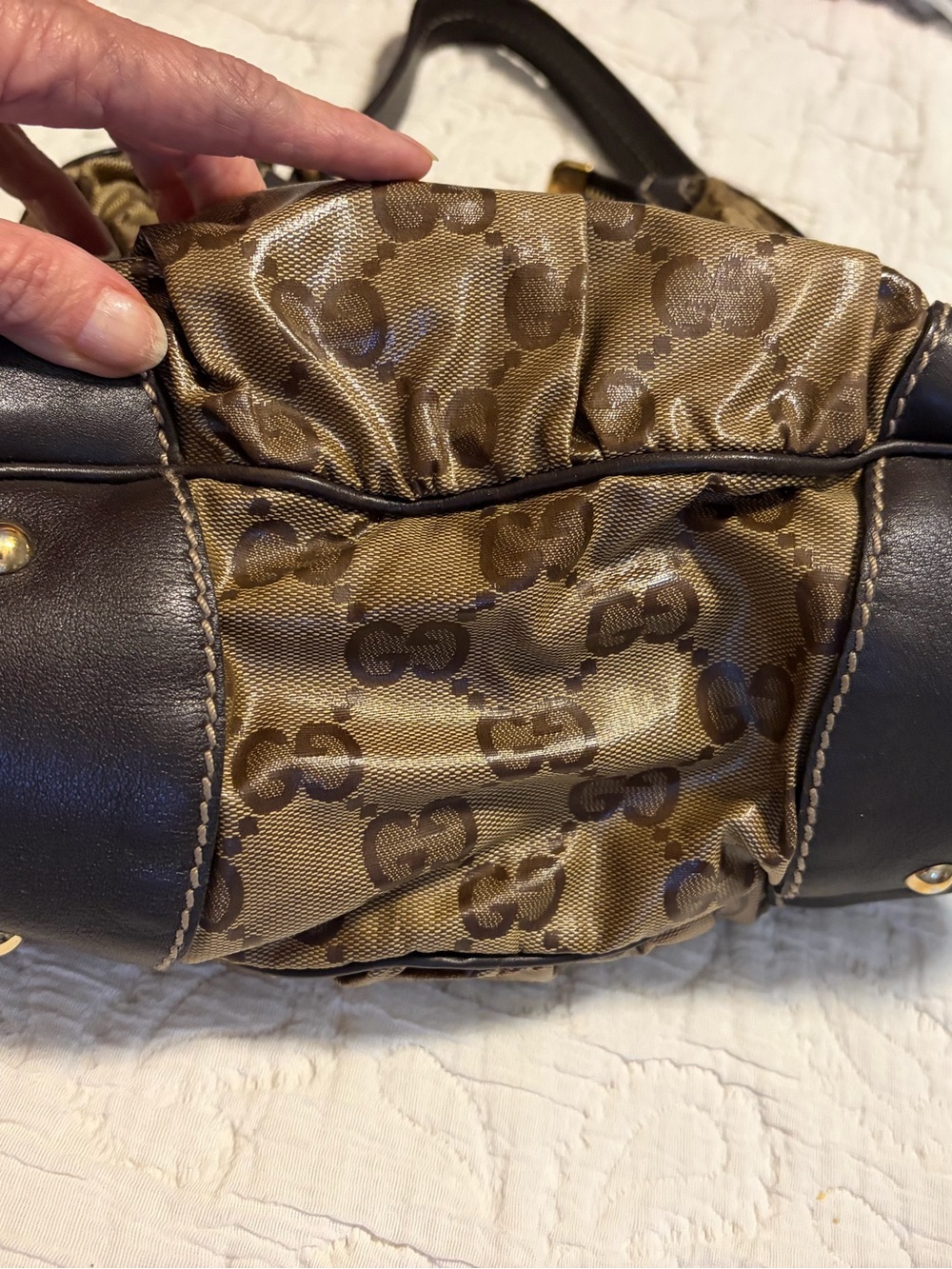 Gucci Brown Monogram Shoulder Bag with Dark Leather Trim - Picture 5 of 8